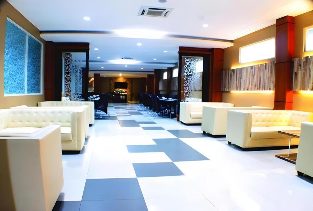 Horison Kota Lama Semarang Exterior foto