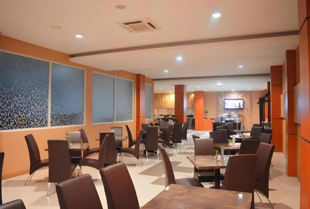 Horison Kota Lama Semarang Exterior foto
